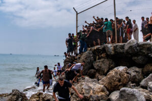 Thousands of Migrants Enter Ceuta, a Spanish Enclave, From Morocco