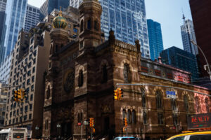 Man Taken Into Custody After Disrupting Worship at Manhattan Synagogue