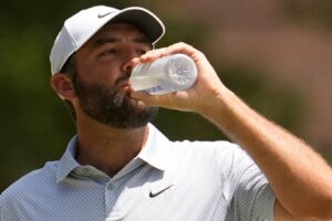 Scheffler retains lead in Memphis as Burns stars and McIlroy toils again